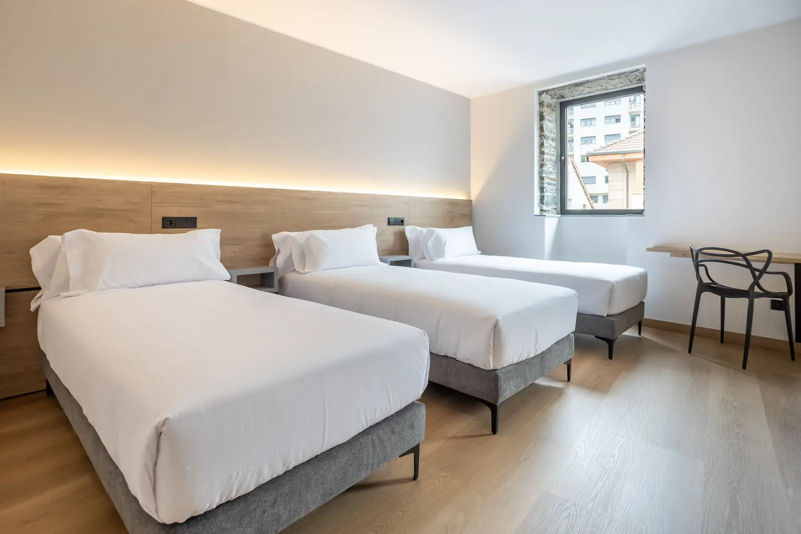 Habitación Triple Estándar del Hotel Truita, Cangas del Narcea